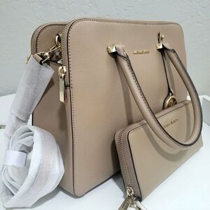 🕊🌿Michael Kors Bag And Wallet Set🌿🕊